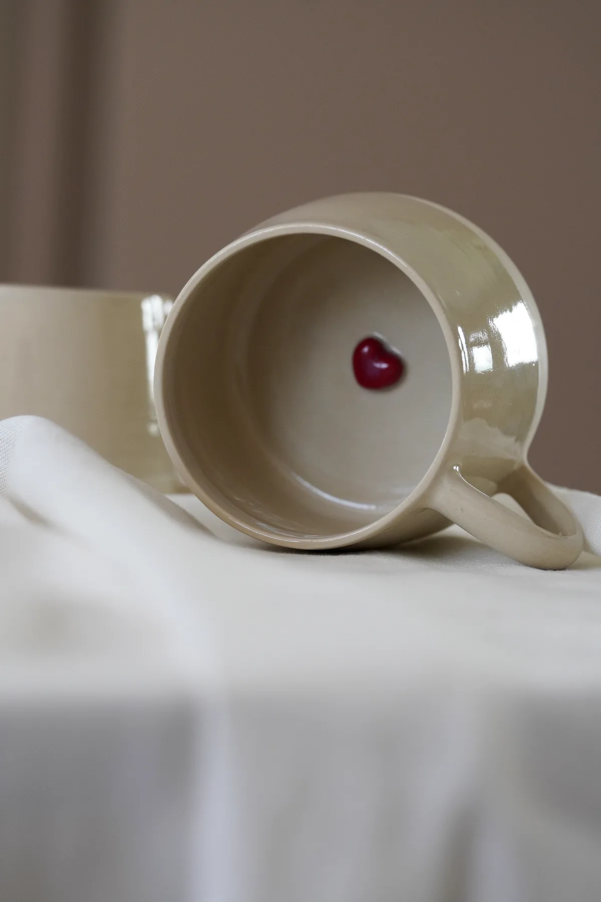 CERAMIC HEART-SHAPED MUG Céramique